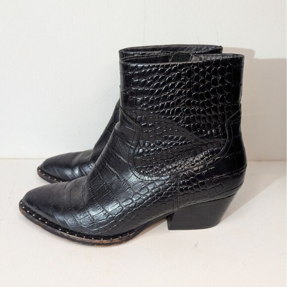 Something Navy Wesley Crocodile Embossed Leather Black Booties Boots Women's 6 - Picture 1 of 8